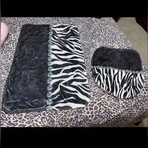 Toilet seat cover and rug set